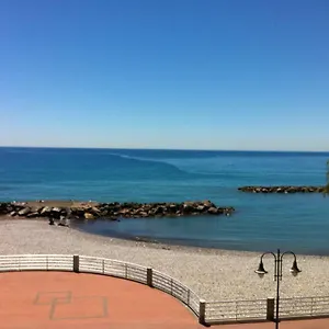 la-casa-di-marco.hotelitalianriviera.com/